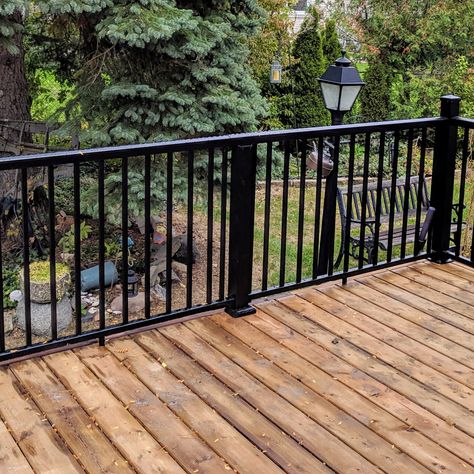 6′ Long x 42″ High Black Aluminum Deck Railing Kit – Nuvo Iron Deck Railing Kits, Deck Handrail, Stair Railing Kits, Aluminum Railing Deck, Aluminum Balusters, Iron Stair Railing, Railing Ideas, Frigidaire Gallery, Aluminum Decking