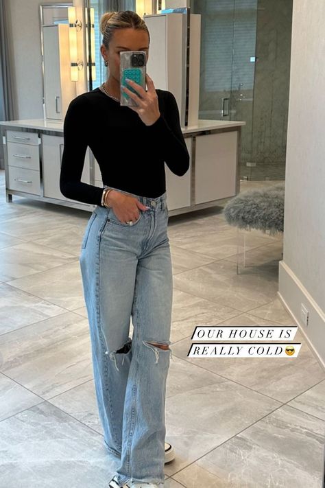 jeans l zara l jeans outfit l black top outfit Body Zara Outfit, Black Bodysuit Outfit Casual, Black Body Suit Outfit Jeans, Body Suit Outfits Jeans Casual, Bodysuit Outfit Jeans Casual, Zara Bodysuit Outfit, Jeans And Bodysuit Outfits, Bodysuit And Jeans Outfits, Bodysuit Outfit Jeans