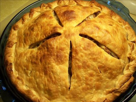 Quick Pasty Pie. Photo by Tee Lee | Rave reviews for taste and ease of preparation! Must try! Pasty Pie Recipe, Pasty Recipe Michigan, Pasties Recipes, Meat Pie Recipe, Potatoes And Onions, Refrigerated Pie Crust, Beef Gravy, Mining Town, Easy Meat Recipes