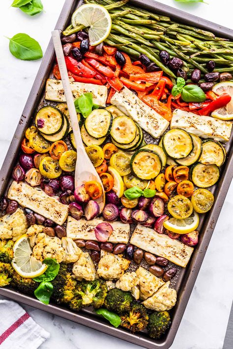 This keto meal prep recipe for marinated Greek vegetables with feta cheese is an easy sheet pan meal! The Greek marinade is the key to its bright flavor! Meal Prep Greek, Veg Keto, Greek Marinade, Greek Vegetables, Dinner Rotation, Dairy Free Diet, Vegetarian Keto, Low Carb Breakfast Recipes, Pan Meals