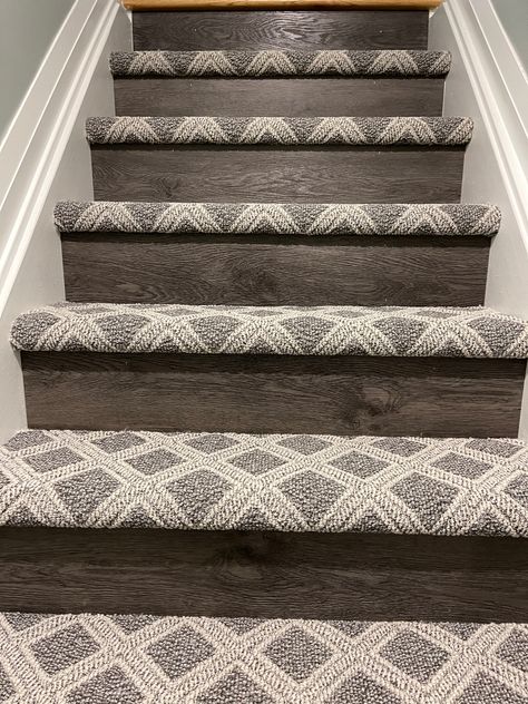 New on Trend/Treads only Stair Carpeting Stairs Office, Stairs Makeover Ideas, Basement Steps, Carpeted Stairs, Stairs Renovation, Stair Ideas, Stair Makeover, Stair Design, Diy Staircase