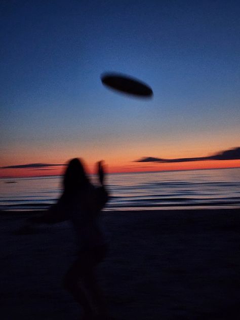 Ultimate Frisbee Aesthetic, Indie Beach Aesthetic, Frisbee Aesthetic, Blur Aesthetics, 7 11 Aesthetic, Oc Group, Indie Summer, Summer List, We Were Liars