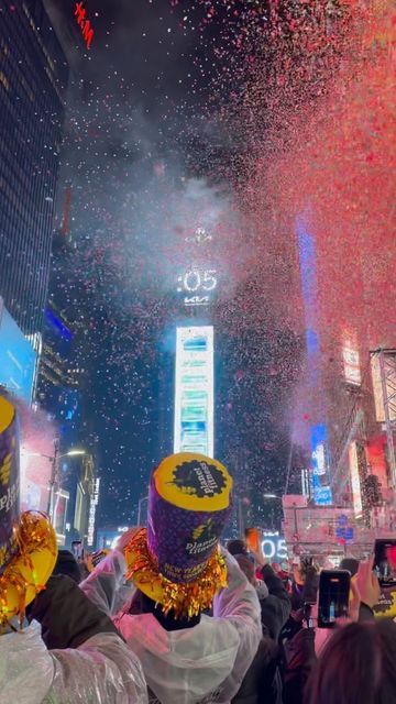 New York City on Instagram: "Happy New Year from Times Square! 🥳💥🎊🎉 #NYC" New Years In New York, Nyc New Years Eve, Times Square Nye, Nye In Nyc, Nyc New Years, New York New Years, Nyc Nye, Happy New Year Aesthetic, New York Picture Ideas