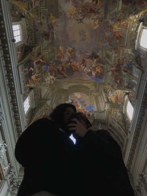 rome love couple aesthetic boyfriend girlfriend pics ideas beautiful church Rome Picture Ideas Couple, Couple In Rome Aesthetic, Rome Couple Aesthetic, Church Couple Aesthetic, Rome Couple Pictures, Gay Lovers Pics Aesthetic, Christian Couple Aesthetic, Rome Couple, Emily In Paris Aesthetic