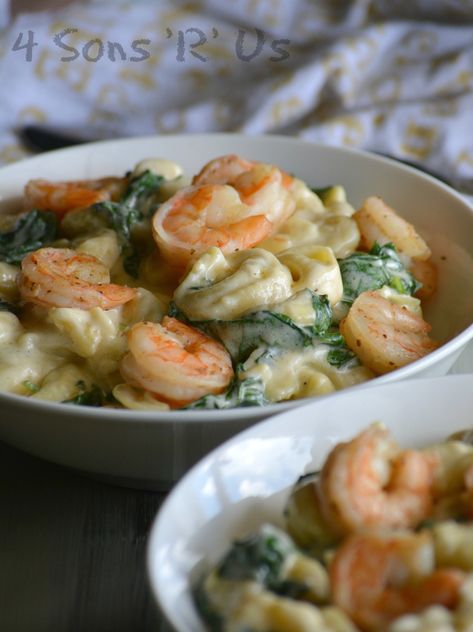 Creamed Spinach Tortellini with Seasoned Shrimp - 4 Sons 'R' Us Creamed Spinach Tortellini, Warm Comfort Food, Seasoned Shrimp, Spinach Tortellini, Plats Healthy, Tortellini Recipes, Shrimp Seasoning, Creamed Spinach, Seafood Dishes