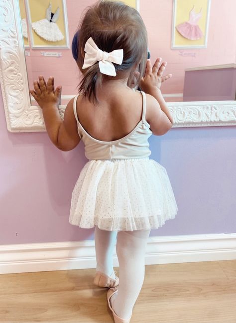 Ballerina Birthday Outfit, Toddler Ballet Aesthetic, Toddler Dance Outfit, Toddler Ballerina Costume, Ballet Baby Girl, Toddler Ballet Outfit, Toddler Dance Classes, Toddler Ballerina, Dance Class Outfit