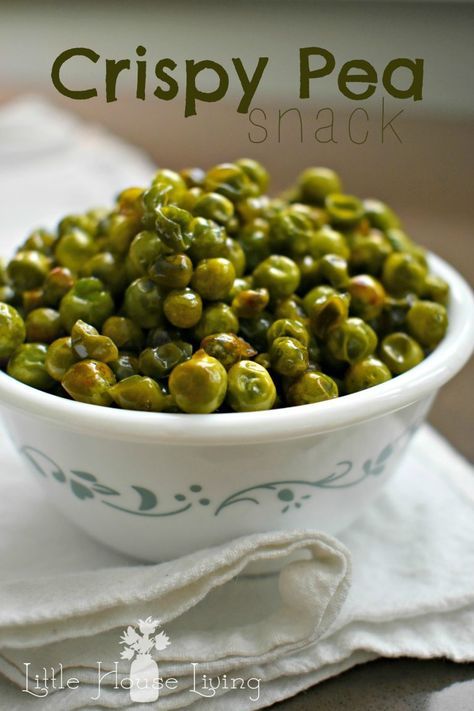 Crispy Pea Snacks Can Peas Recipe, Pea Snacks, Pumpkin Risotto, Raw Vegan Diet, Vegetable Snacks, Cheap Clean Eating, Asparagus Recipes, Pea Recipes, Fresh Asparagus