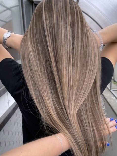 Blond Închis, Blonde Light Brown Hair, Dark Ash Blonde Hair, Light Brunette Hair, Rambut Brunette, Summer Blonde Hair, Kadeřnické Trendy, Brown Hair Inspo, Hair Blond