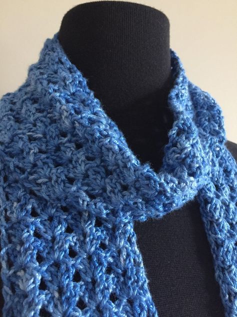 I’m going to confess, this is my first time working with a %100 bamboo fibre.  The result? Crochet Scarf Pattern Free, Crochet Shawl Pattern Free, Blue Iris, Scarf Crochet Pattern, Chale Crochet, Crochet Cowl, Crochet Flower Patterns, Patterned Scarves, Crochet Beanie