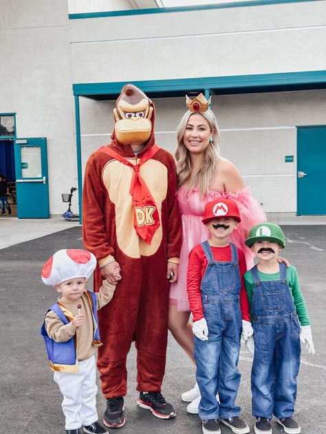 Mario Luigi Princess Peach Costume Family, Family Costumes Family Of 5, Character Day Costumes For Boys, Family Mario Bros Costumes, Mario Kart Family Halloween Costumes, Homemade Mario And Luigi Costumes, Mario And Luigi Family Costumes, Mario Family Halloween Costumes Diy, Donkey Kong Makeup