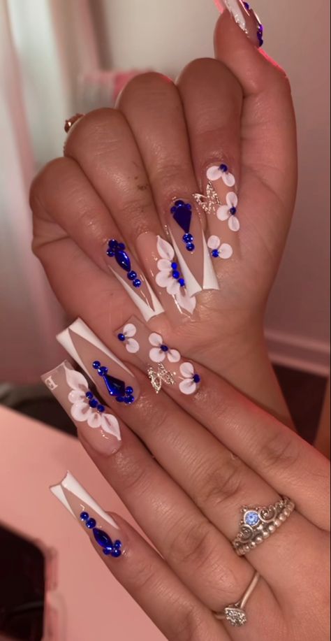 Royal Blue Nails With Initials, White With Royal Blue Nails, Latina Nails Medium Length, Quince Royal Blue Nails, Blue Nails For Graduation, Blue Latina Nails, Nail Ideas Latina, Royal Blue Nails Acrylic Short, Blue Nails Medium Length