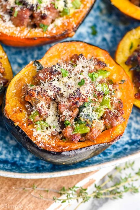 Sausage Stuffed Acorn Squash Top Round Roast Beef, Sausage Stuffed Acorn Squash, Mushroom Stuffed, Stuffed Acorn Squash, Chicken And Mushroom, Acorn Squash Recipes, Baked Squash, Chicken Asparagus, Roast Beef Recipes