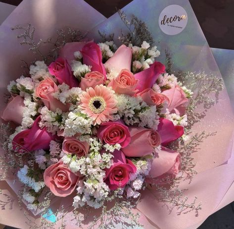 Pink Floral Bouquets, Simple Boquets, Pink Ramos, Ramos Aesthetic, Pink Bouquet Flowers, Real Flower Bouquet, Simple Flower Bouquet, Mixed Flower Bouquet, Pink Flower Bouquet