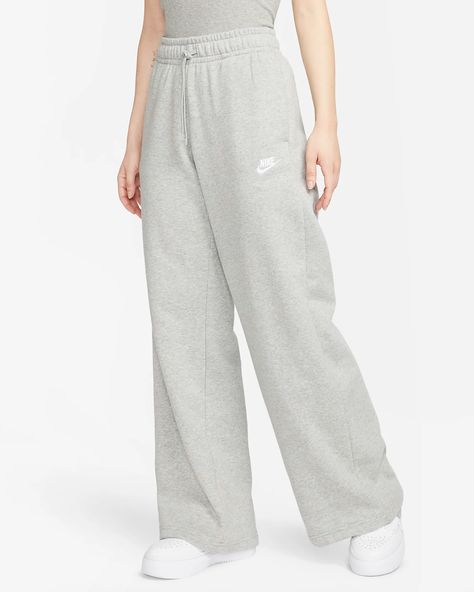 Sweatpants Nike, Nike Sportswear Club Fleece, Nike Sweats, Sweatpants Outfit, Wide Leg Sweatpants, Nike Fleece, Nike Sweatpants, Grey Sweatpants, Fleece Sweatpants