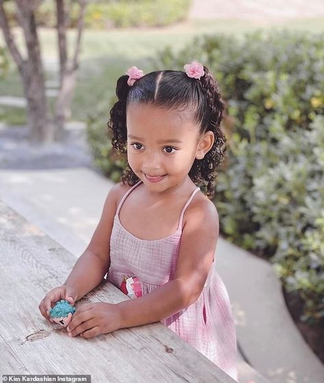 Chicago West, Jenner Kids, Mode Rihanna, Mode Kylie Jenner, Famous Kids, Cute Mixed Babies, Cute Black Babies, Kardashian Kids, Kardashian Family