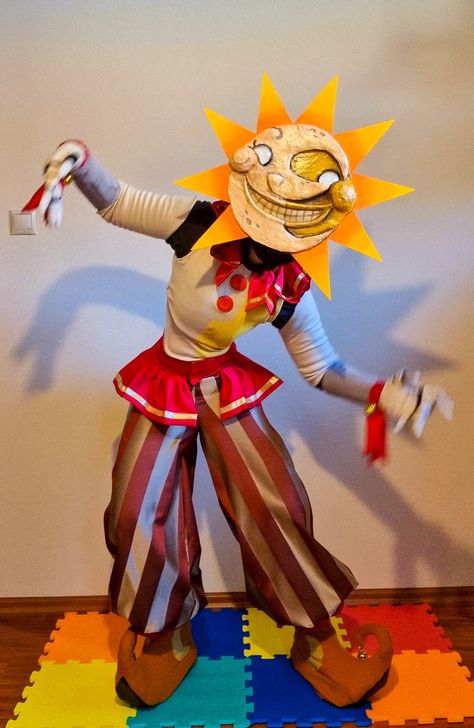 Sun fnaf cosplay Sun Drop Costume, Sun Moon Security Breach, Sun Fnaf Outfit, Diy Sundrop Fnaf Costume, Eclipse Cosplay Fnaf, Daycare Attendant Cosplay, Sun Cosplay Outfit, Diy Fnaf Cosplay, Cosplay Ideas Fnaf