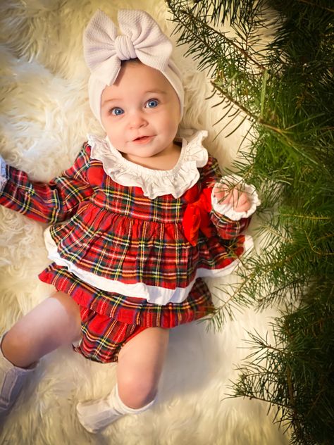 Newborn Girl Christmas Outfit, Baby Xmas Outfits, Infant Christmas Outfit Girl, Infant Christmas Outfit, Knee High Socks Baby Girl, Christmas Plaid Outfit, Baby Santa Outfit, Baby Knee High Socks, Babies Pictures