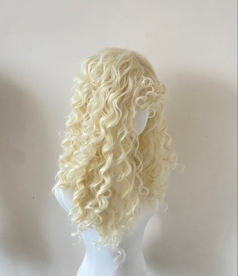 Curly Hair Claim, White Curly Hairstyles, Blonde Curly Hair Wig, Angelic Hairstyles, White Curly Hair, Angelic Hair, White Hairstyles, Long Blonde Curls, Blonde Curly Wig