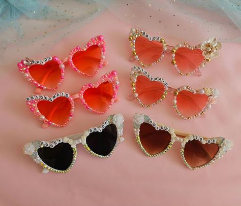 🦋 New Bridal Sunglasses ✨️ 2 Fresh Designs were added to our Bridal Collection and are now live in our website. We have the Pearls amd Gold Sunnies, and Pink Lover Brides Tag a 2024 Bride who would love these 💗 #bridevibes #bridetobe #bridesofaustralia #scarlettandsisters #handmade #custom #sunglass #selflove #fyp #smallbusiness Bridal Sunglasses, 2024 Bride, Fresh Design, Bridal Collection, Sunnies, Sunglasses, 10 Things, Pink, Gold