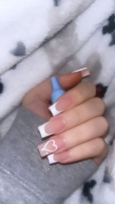 Nails With An Initial Short, Cute Nails With J Initial, Nails Inspiration With Bf Initial, Short Nail Set With Initial, Acrylic Nails With Bf Initials Pink, Initial Nails Boyfriend Short, Cute Short Acrylic Nails With Initials, Short Nails With J Initial, Initial Valentines Day Nails