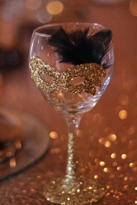 Masquerade Wine Glass Masks And Mimosas Party, Masquerade Favors Ideas, Mascarade Ball Decorations Prom, Masked Party Ideas, 50th Birthday Masquerade Party, Masquerade Party Favors Ideas, Masquerade Quinceanera Ideas Decoration, Masquerade Party Table Decorations, Masquerade Ball Food Ideas