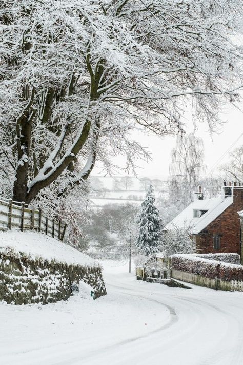 Winters Tafereel, Beautiful Winter Scenes, England Countryside, Christmas Tale, Winter Village, Winter's Tale, Winter Photos, Winter Wallpaper, Winter Scenery