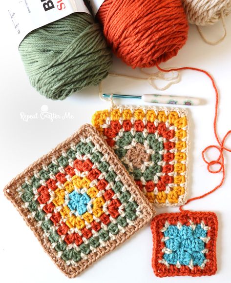 Color Block Granny Square, Yarn Trends 2023, 2 Color Crochet Square, Blocking Crochet Squares, Compact Granny Square, 2 Color Crochet Stitches, Block Stitch Crochet Pattern, 3 Color Granny Square, Crochet Blocks Free Pattern Squares