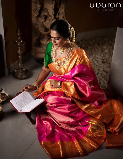 Witness Abaran’s time-honoured craftmanship impeccably styled by beautiful &graceful Swapna Reddy ✨ Swapna Reddy, Dhoni Portrait, Diwali Shoot, Ms Dhoni, Saree Photoshoot, Indian Textiles, Saree Look, Desi Beauty, Fashion Sewing