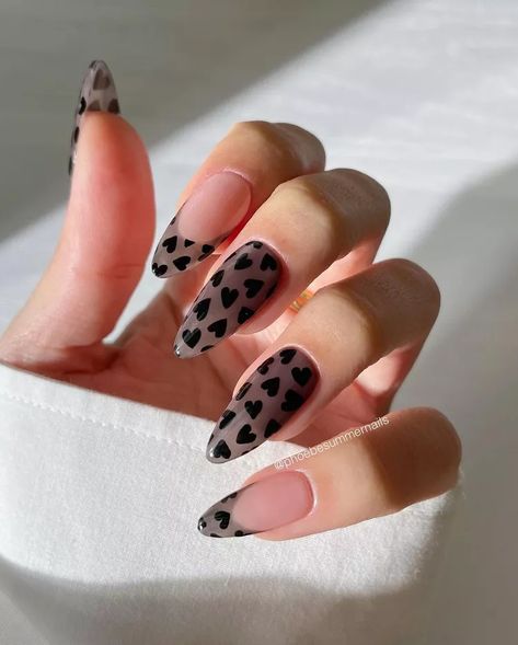 20 Black French Manicure Ideas That Are Equal Parts Edgy and Classic Black French Tip Nail Ideas, Black French Nail, Black French Tip Nail, French Nail Ideas, Tip Nail Ideas, French Tip Nail Ideas, French Manicure Ideas, Black French Manicure, Classic Nail Designs