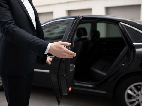 PrivateChauffeurServiceLondon, AirportTransfersLondon Private Chauffeur, Limo Ride, Black Car Service, Private Car, Manchester Airport, Corporate Travel, Chauffeur Service, Airport Transportation, Ushuaia