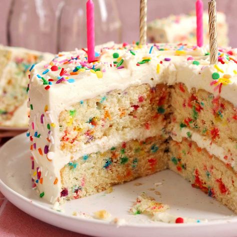 THE BEST Funfetti Cake Mrs Fields Frosting Recipe, Birthday Cake Dessert Recipes, Funfetti Cake With Cream Cheese Frosting, Funfetti Cake Moist, Frosting For Funfetti Cake, Confetti Bundt Cake, Best Funfetti Cake Recipe, Confetti Cake Recipe, Best Funfetti Cake