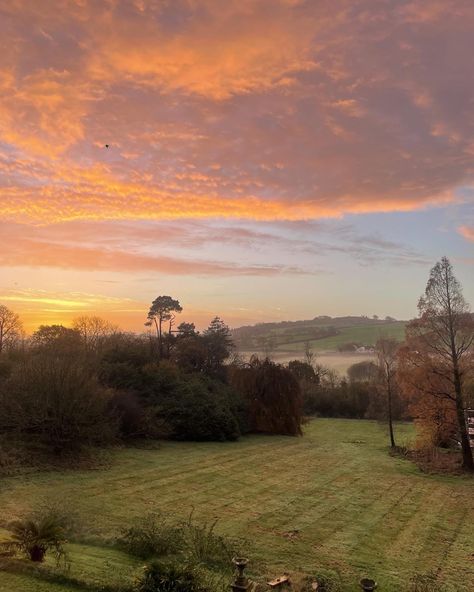 Devon Aesthetic, Devon Core, English Lifestyle, Devon Countryside, Countryside Living, Country Bumpkin, England Aesthetic, Nature Aesthetics, England Countryside