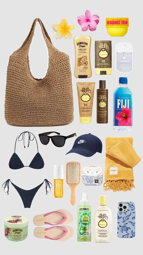 Beach essentials #beach #beachessentials #totebag Surf Bag Essentials, Summer Beach Essentials, Beach Day Essentials Food, What’s In My Beach Bag, Beach Set Up, Beach Essentials For Women, Beach Trip Essentials, Beach Gift Basket, Beach Needs