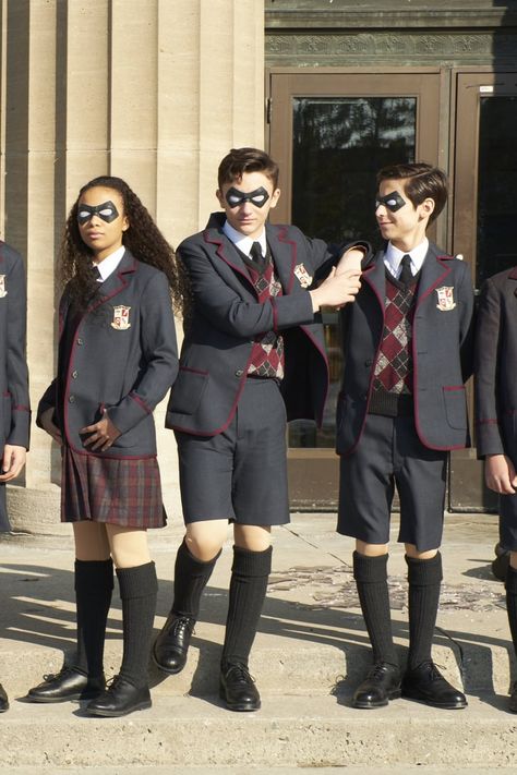 The Umbrella Academy: What Is the Sparrow Academy? Academy Uniforms, Series Wallpaper, Superhero Series, Aiden Gallagher, Umbrella Art, Under My Umbrella, Dysfunctional Family, School Uniforms, Aidan Gallagher