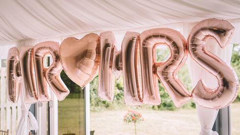 Holli & Richards Elegant and Rustic Real Wedding - WeddingPlanner.co.uk Mr And Mrs Decorations, Wedding Ballon, Rose Gold Engagement Party, Mr And Mrs Balloons, Shower Vibes, Gold Engagement Party, Perth Wedding, Decor Balloons, Wedding Balloon Decorations