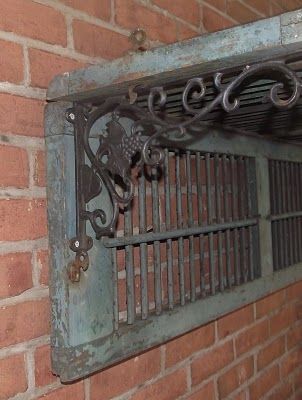 I love this idea of turning two shutters into a shelf! Vintage Shutters, Diy Muebles Ideas, Old Shutters, Diy Casa, Old Doors, Shabby Vintage, Repurposed Furniture, A Shelf, Diy Projects To Try