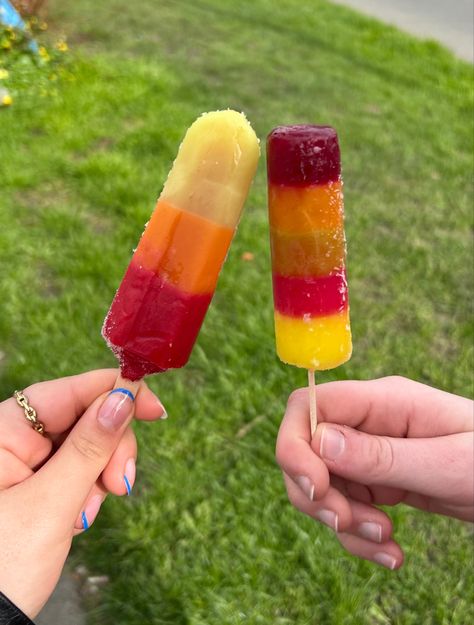 @erikaacorina #summer #ice #lollies #aesthetic #friends Summer Treats Aesthetic, Ice Lollies Aesthetic, Popsicle Summer Aesthetic, Ice Lolly Aesthetic, Lollies Aesthetic, Popsicles Aesthetic, Spike Cosplay, Popsicle Aesthetic, Zainab Core