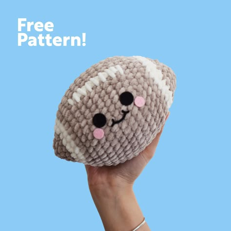 The first pattern of the year and it is FREE! 🤍 If you know any football fans (or you are one!), you're just in time to make the perfect gift for this Sunday! The Touchi Pattern is ready for the game! 🏈 Find the free pattern on my Ko-fi or Ribblr page! (Links in my bio!) 🥰 Have a wonderful day and enjoy the pattern! 🤍 Free Football Crochet Patterns, Football Amigurumi Free Pattern, Football Crochet Pattern, Popular Free Crochet Patterns, Football Crochet Pattern Free, Crochet Football Pattern Free, Beginner Amigurumi Pattern Free, Jellycat Crochet, Crochet Football Pattern