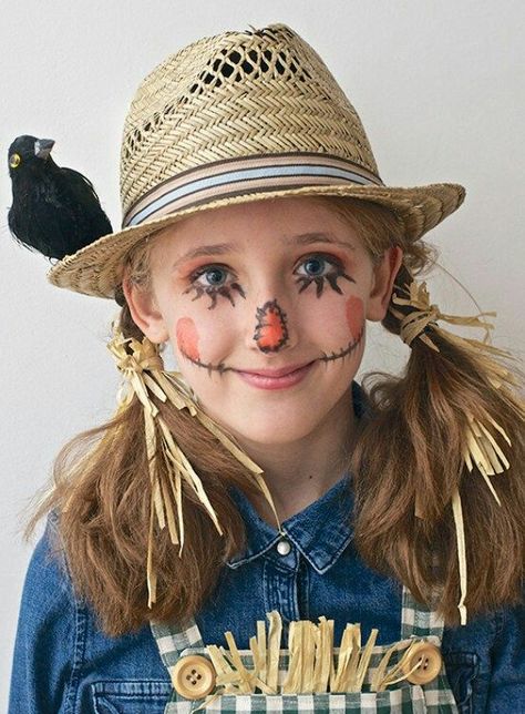 The Scarecrow. Are you looking for a last-minute simple Halloween makeup for kids - boys and girls? We've got plenty of easy, cute, and adorably scary Halloween face painting ideas for you! Read on to know more! Nem Halloween Makeup, Diy Scarecrow Costume, Make Up Simple, Scarecrow Halloween Makeup, Maquillage Halloween Simple, Halloween Makeup For Kids, Halloween Costumes Scarecrow, Meme Costume, Easy Halloween Costumes For Women