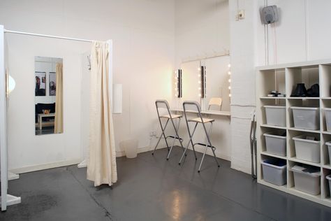 Photo Studio Interior, Dancing Studio, Dance Studio Design, Dance Studio Decor, Studio Bathroom, Photo Studio Design, Home Dance Studio, Photography Studio Decor, 1million Dance Studio