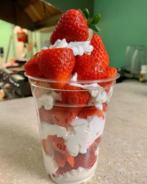 Whip Cream And Strawberries, Whipped Cream And Berries, Strawberry With Whipped Cream, Strawberries And Whipped Cream Aesthetic, Whip Cream Aesthetic, Fruit With Whipped Cream, Strawberries And Cool Whip, Annabelle Core, Strawberries With Whipped Cream