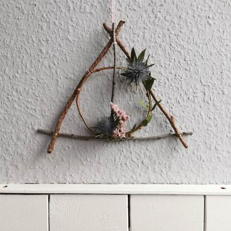 Harry Potter Plants, Cadeau Diy, Harry Potter Diy, Harry Potter Party, Macrame Plant Hanger, Hoop Wreath, Plant Hanger, Hogwarts, Macrame