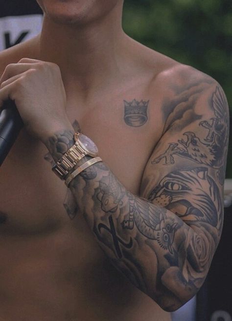 Justin Bieber tattoo art Justin Bieber Eye Tattoo, Justin Bieber Tattoos Sleeve, Justin Bieber Arm Tattoo, Justin Bieber Sleeve, Justin Bieber Tattoos, Tato Flash, Globe Tattoos, Left Arm Tattoos, Half Sleeve Tattoos Forearm