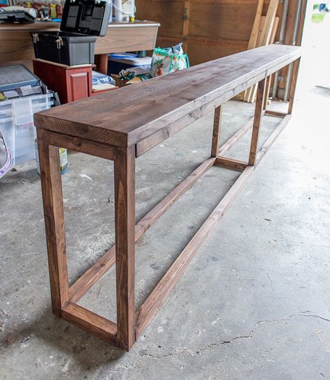 This 9' sofa table can be made for around just $30! Link to tutorial Diy Sofa Table, Couch Table, Diy Holz, Diy Sofa, Into The Woods, Sofa Tables, Diy Table, Sofa Table, Furniture Projects