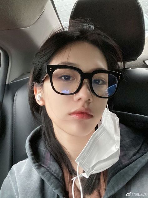 Cute Glasses, 가을 패션, 여자 패션, Cute Selfie Ideas, Girl Icons, Ulzzang Girl, Aesthetic Girl, Korean Girl, My Love