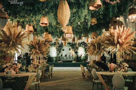 Nigerian Wedding Decor Ideas, Edo Traditional Wedding Decoration, Igbo Wedding Decoration, Nigerian Engagement Decorations, Bohemian Themed Wedding, Nigerian Wedding Venues, African Wedding Reception Decor, Yoruba Traditional Wedding Decor, Yoruba Wedding Decoration