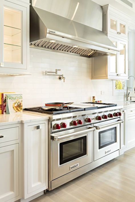 The double oven in the kitchen of a home in Southampton, N.Y. There are a total of three ovens, two warming drawers, three prep areas and two sets of fridge/freezer combinations in the home. Double Oven Kitchen, Double Oven Range, Propane Stove, High End Kitchens, Kitchen Display, Kitchen Oven, Kitchen Stove, Atlanta Homes, Double Oven