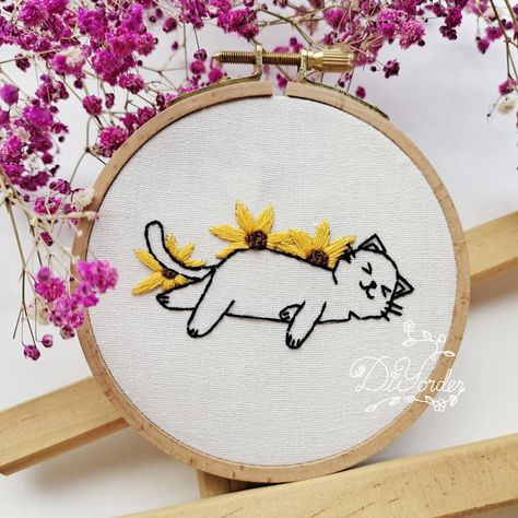 Cat DIY Embroidery Kit-Pet Embroidery Kit-Animal Pattern-Beginner Friendly-Birthday Gift-Hoop Art-Home Decor-gift to her-flower embroidery Cat Embroidery Ideas, Embroidery Cat Patterns, Kitten Embroidery, Cute Cat Embroidery, Cats Embroidery, Pet Embroidery, Embroider Ideas, Cat Embroidery Design, Simple Hand Embroidery Patterns