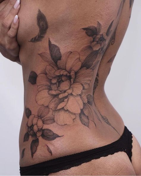 Add On Back Tattoo, Flower Side Piece Tattoo, Big Back Tattoos For Women Ideas, Back And Side Tattoo, One Side Back Tattoo Women, Women’s Back Piece Tattoo, Back Flower Tattoo Women, Women’s Side Tattoos, Big Side Tattoos Women