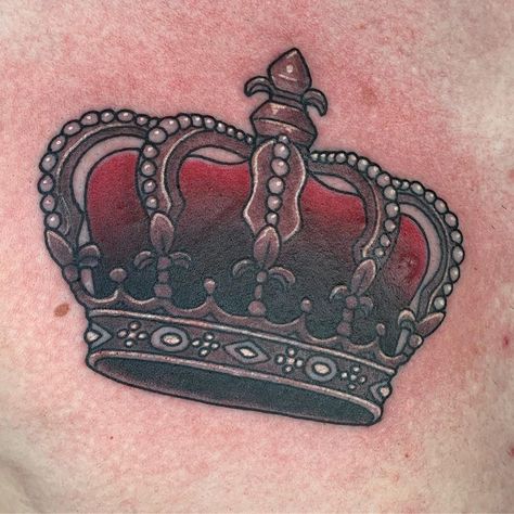 Miniature crown walk in from the other day  #crispyline #minitattoo #smalltattoo #crowntattoo #tattooer #arizonatattooartist #tattoolife #tattooing #boldwillhold #colortattoo #tattooed #inked #cleanlines #whitehighlights #arizona #arizonatattooer #aztattooer #tattooers #artist #artistsoninstagram #royalty #kingandqueentattoo King Crown Tattoo, Small Crown Tattoo, Element Tattoo, Traditional Tattoo Inspiration, Crown Tattoo Design, Elements Tattoo, King Tattoos, Disney Tattoo, King Crown